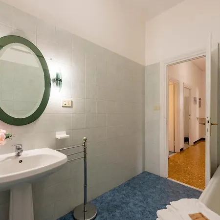 Apartman House Rondinella Center - Happy