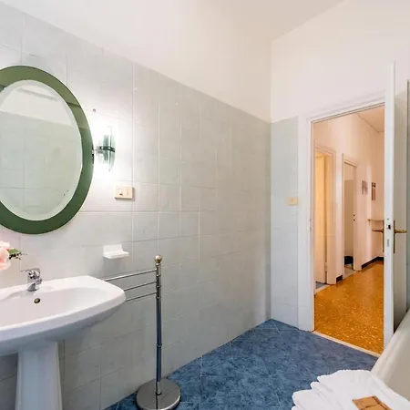 Apartman House Rondinella Center - Happy