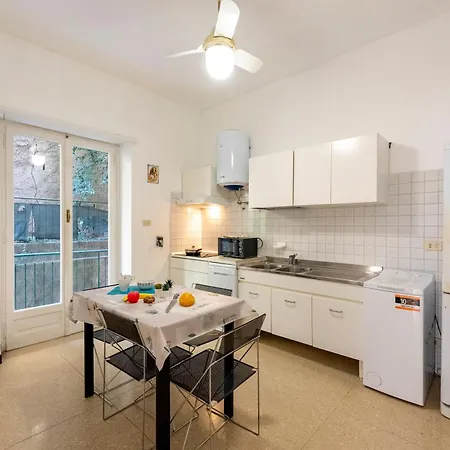 Apartment House Rondinella Center - Happy